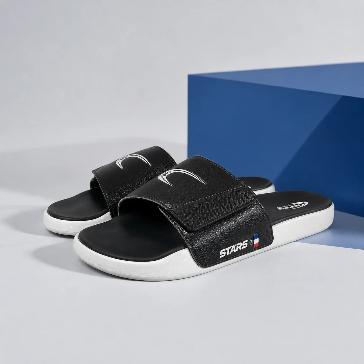 Stars Slide en imagen editorial 1 de Sandalias Stars